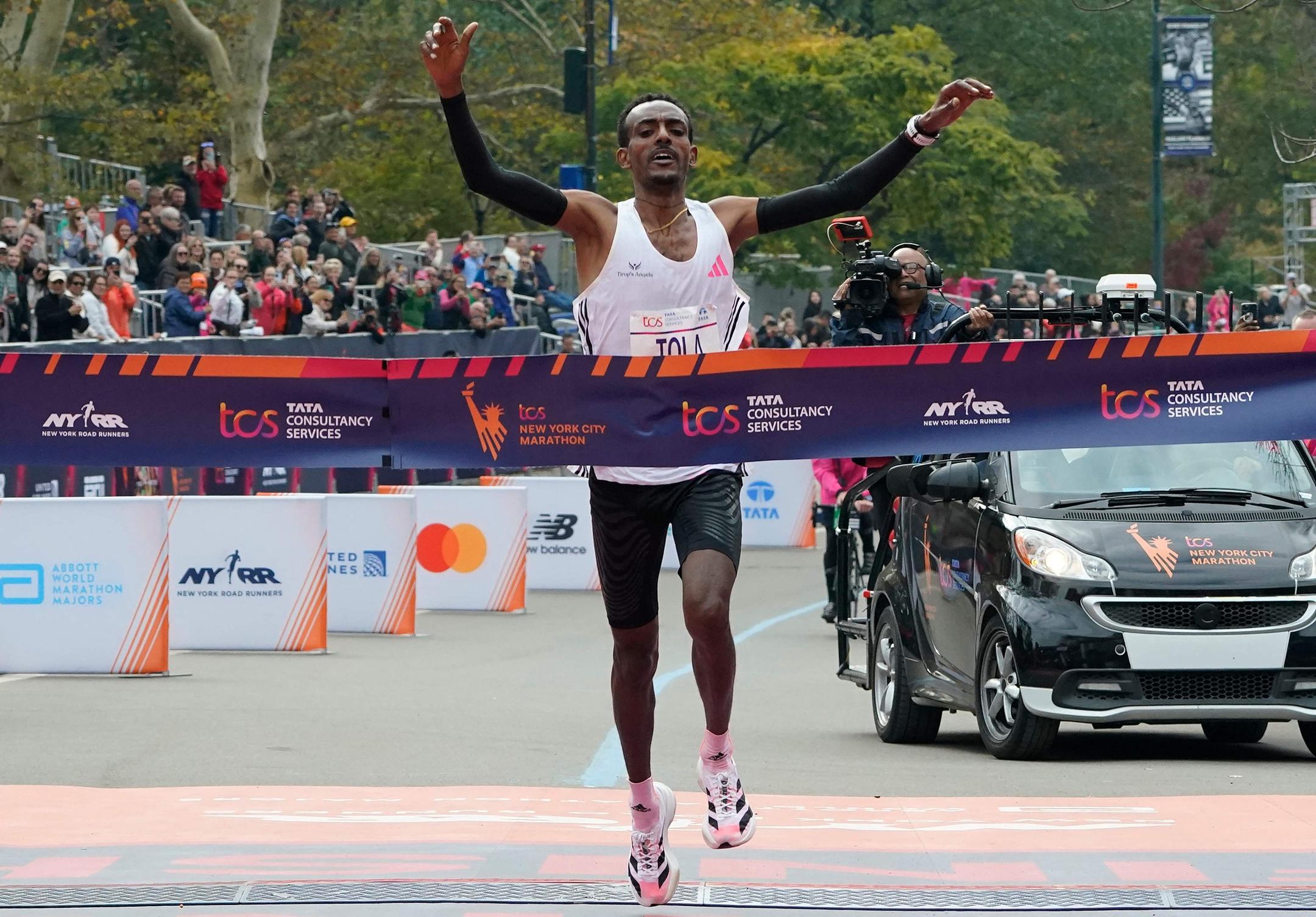 Chân chạy Ethiopia phá kỷ lục New York City Marathon