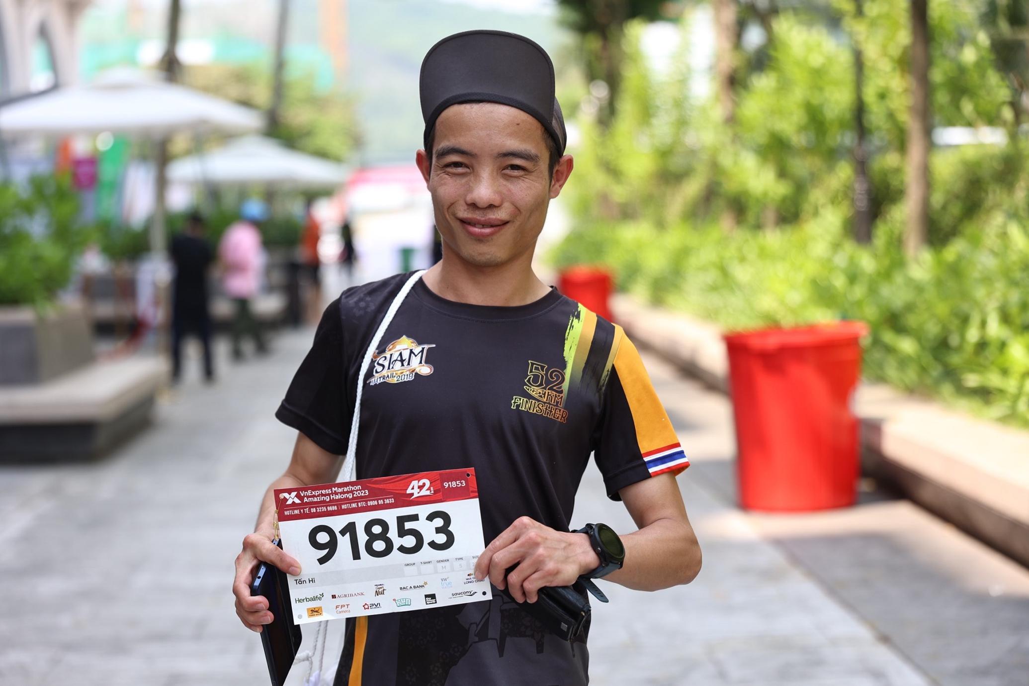 Lê Tấn Hi kỳ vọng vô địch khi tái xuất tại VnExpress Marathon Hạ Long
