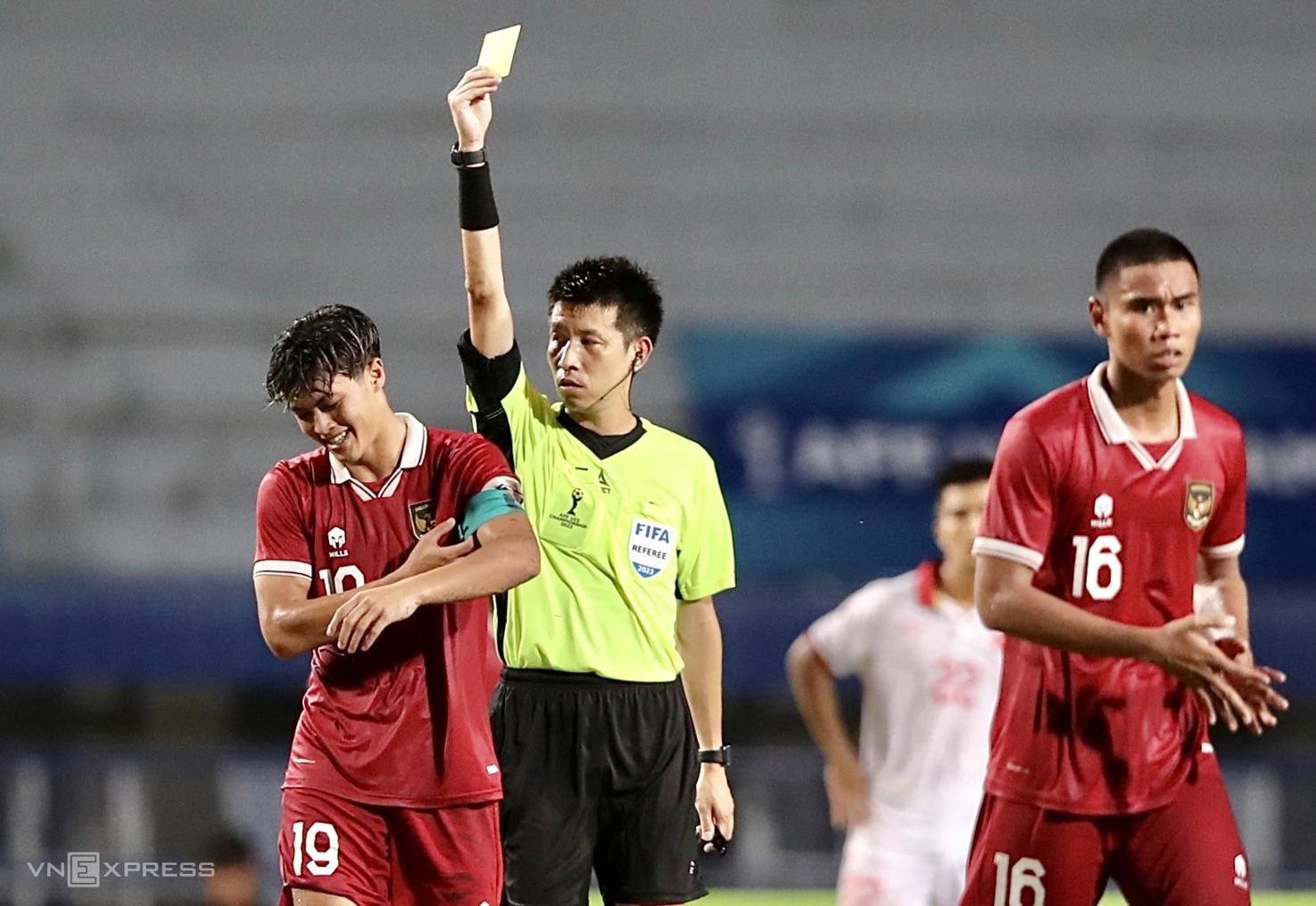 Indonesia xem xét bỏ AFF Cup vì trọng tài