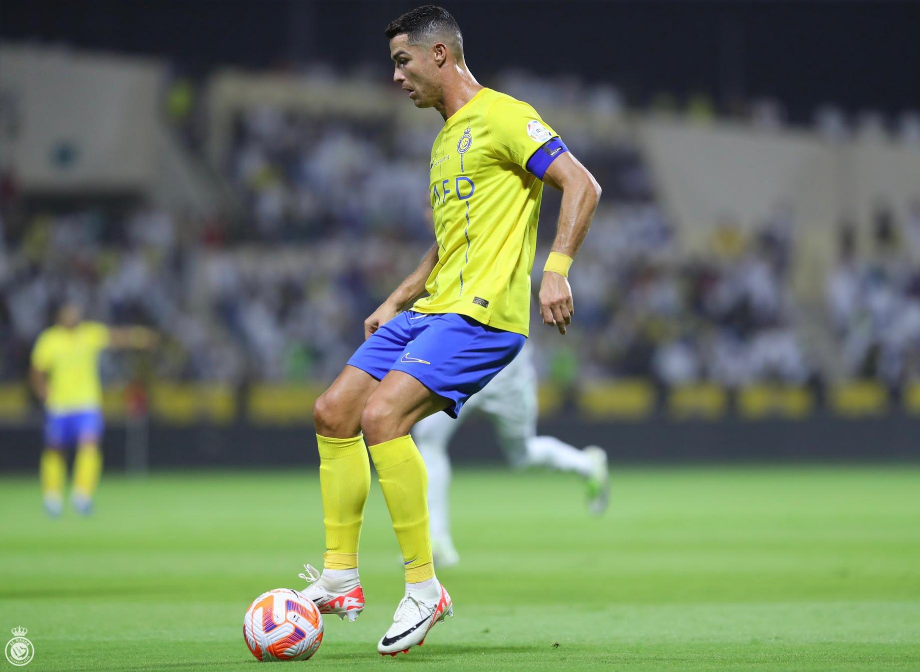 Ronaldo lập hat-trick cho Al Nassr