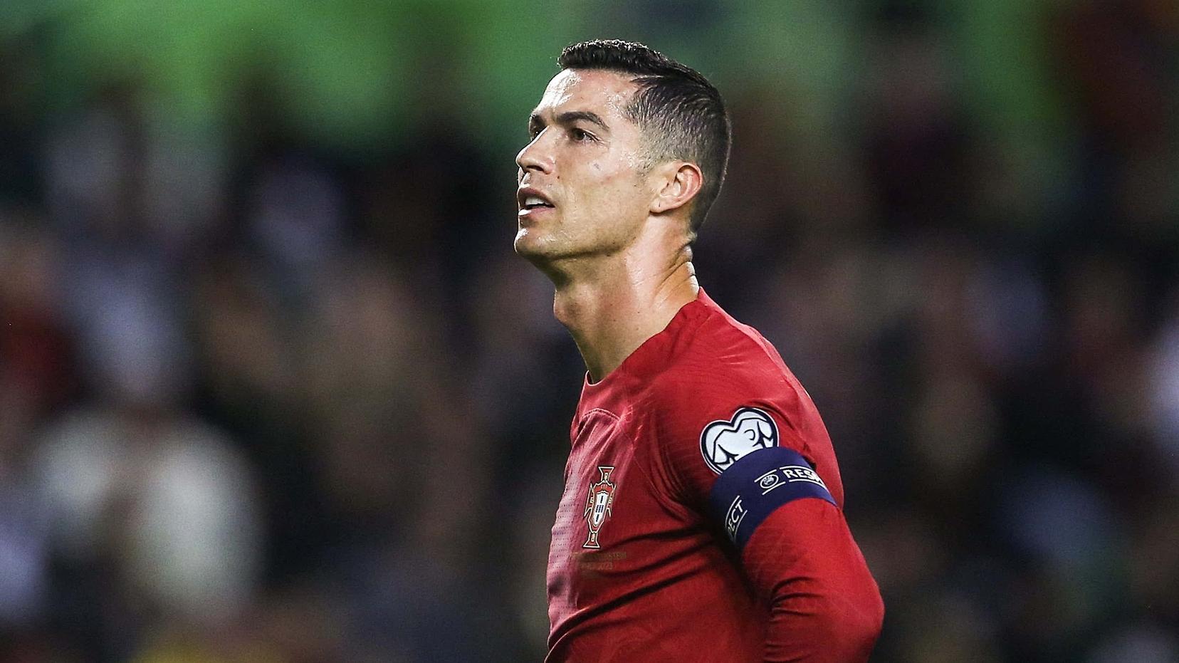 Ronaldo lần đầu trượt đề cử Quả Bóng Vàng sau 20 năm