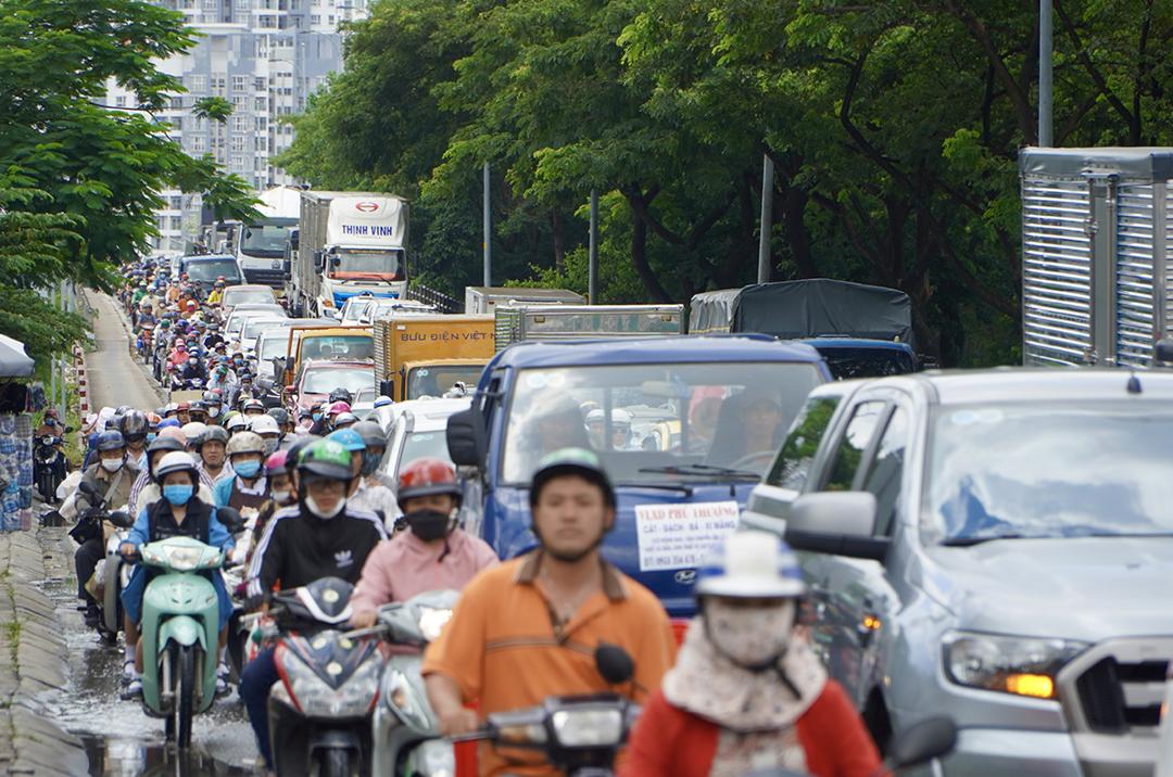 Đường kết nối Nam Sài Gòn với trung tâm ngày càng quá tải