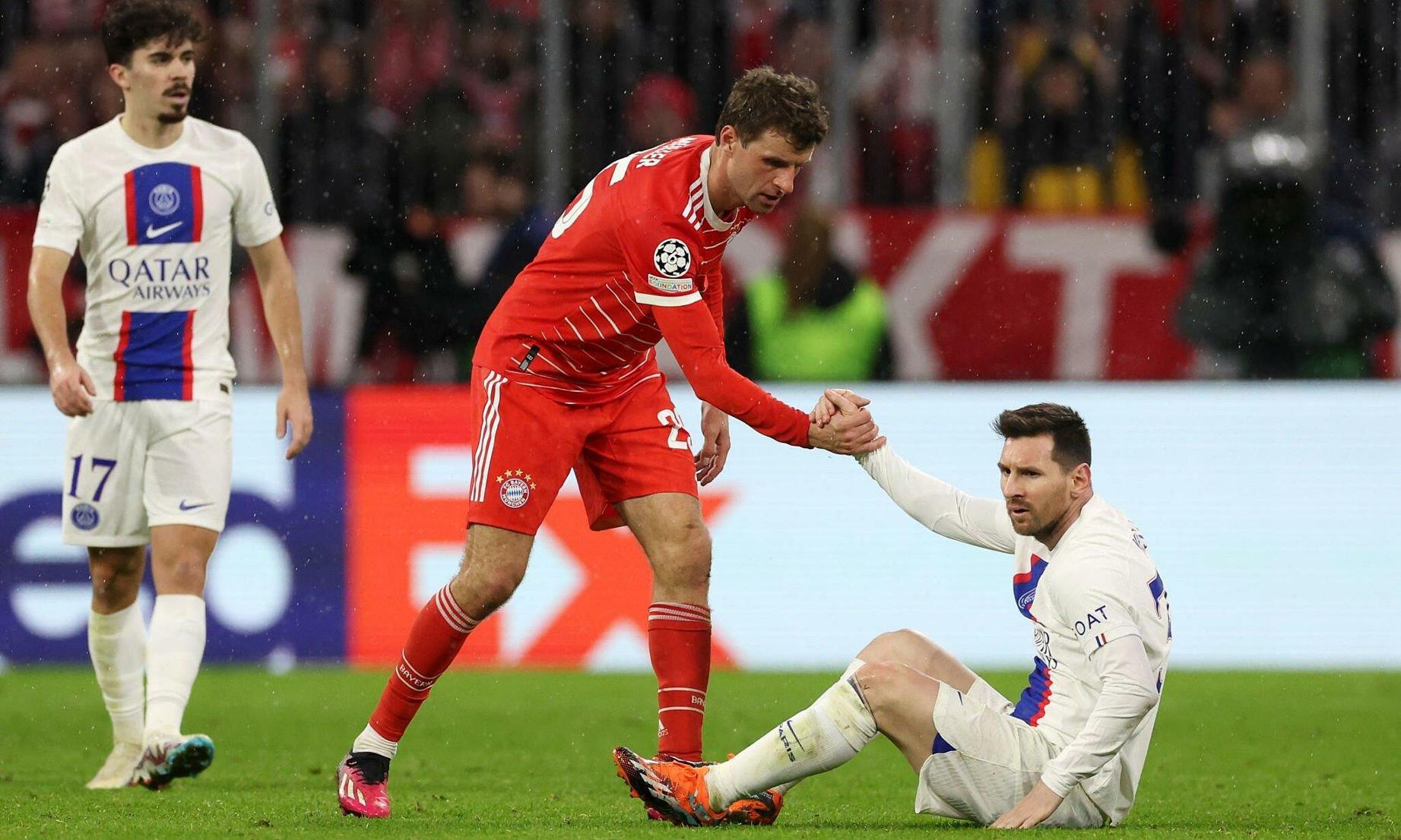Muller chuyển sang ngưỡng mộ Messi thay vì Ronaldo