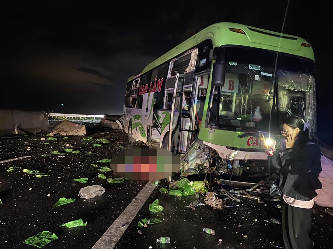 Ôtô chở 26 người gặp nạn trên cao tốc Dầu Giây - Phan Thiết
