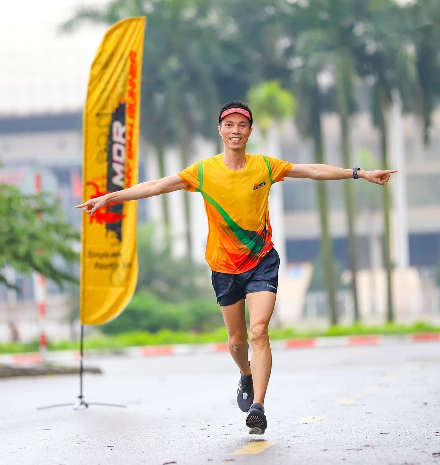 Runner Hà Nội chạy 250 half marathon sub2 liên tiếp