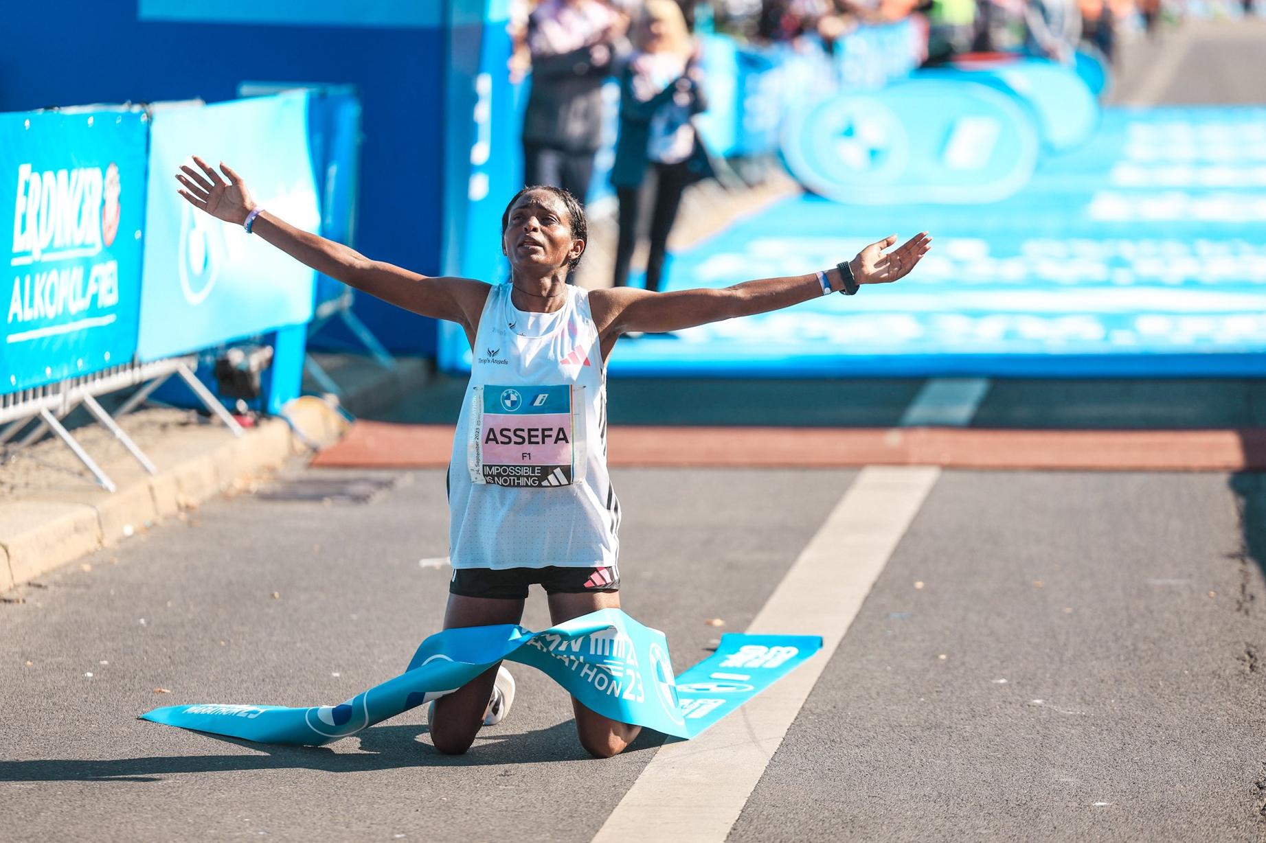 Runner Ethiopia phá sâu kỷ lục thế giới marathon nữ