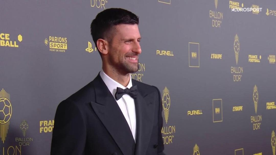 Djokovic bỏ dở phỏng vấn để chào Messi