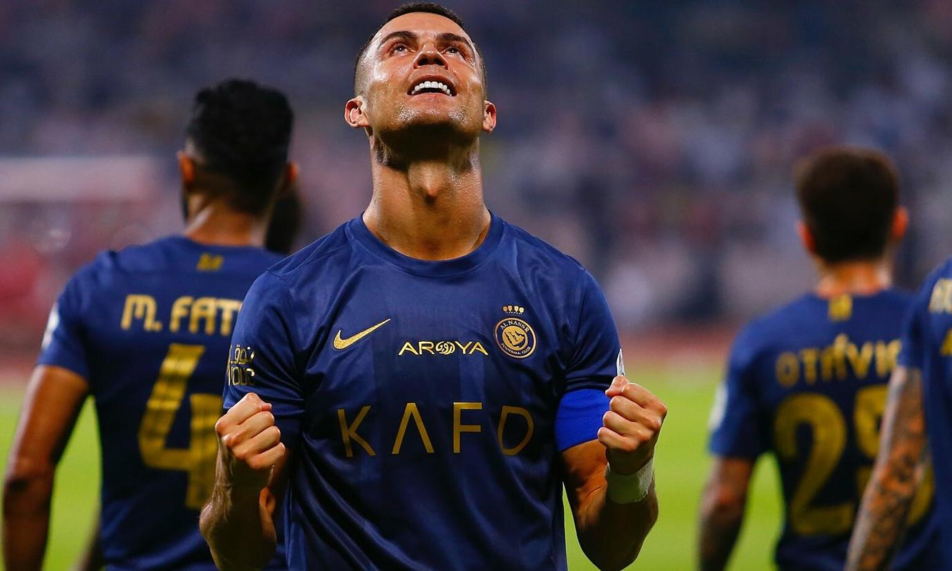 UEFA cân nhắc mời đội của Ronaldo dự Champions League