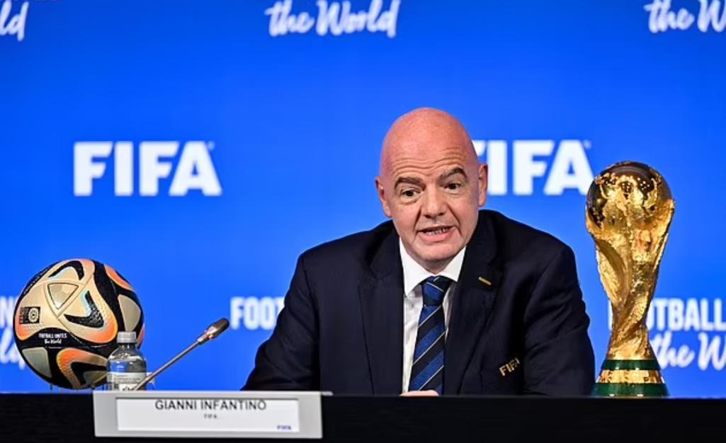 FIFA bị chỉ trích vì tổ chức World Cup 2030 ở sáu quốc gia