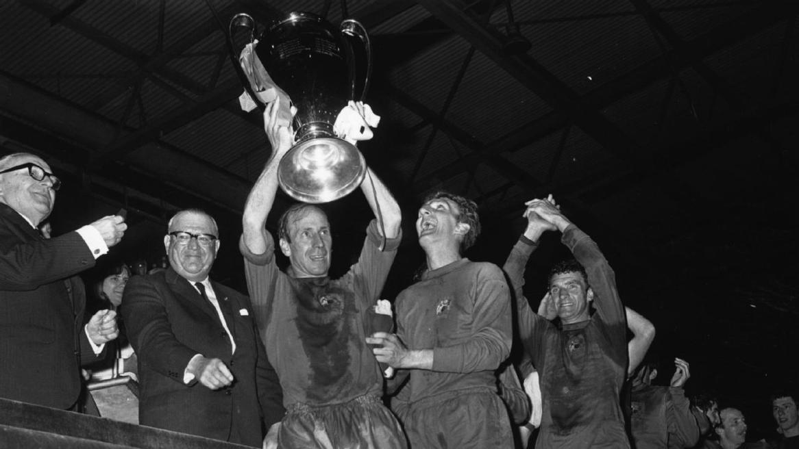Bobby Charlton - tượng đài bất tử của Man Utd