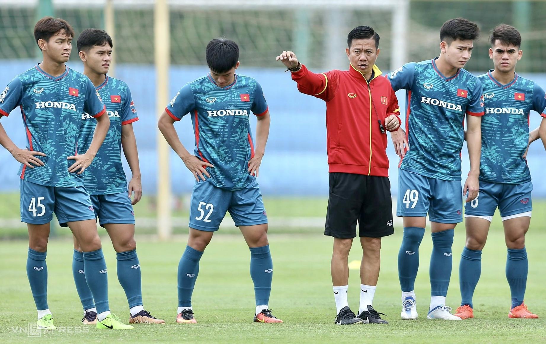 HLV Hoàng Anh Tuấn: 'ASIAD 19 là nơi kiểm chứng cho bóng đá Việt Nam'