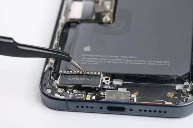 Tháo tung iPhone 15 Pro Max phát hiện những điều thú vị