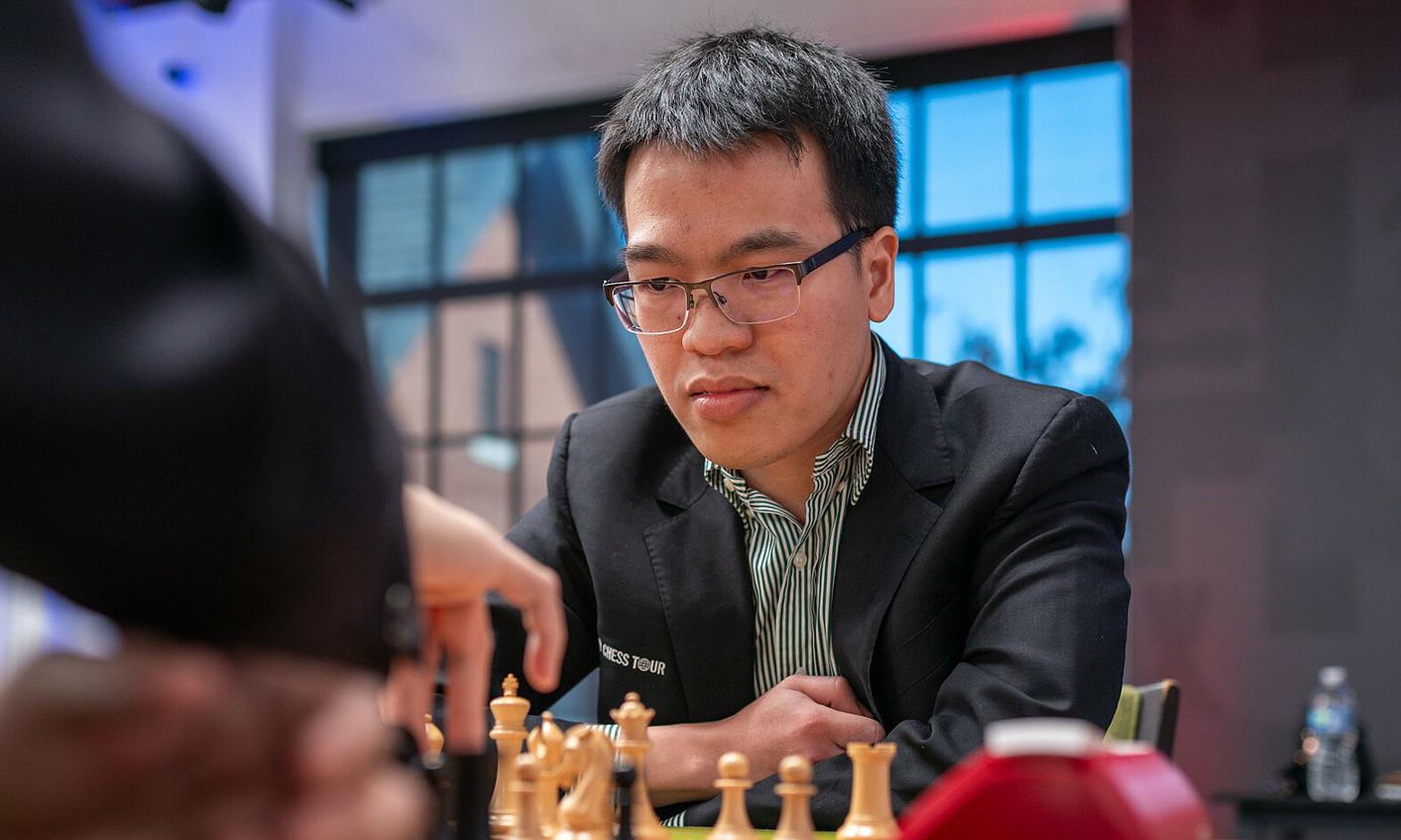 Quang Liêm chiếm đỉnh bảng siêu giải ở Grand Chess Tour