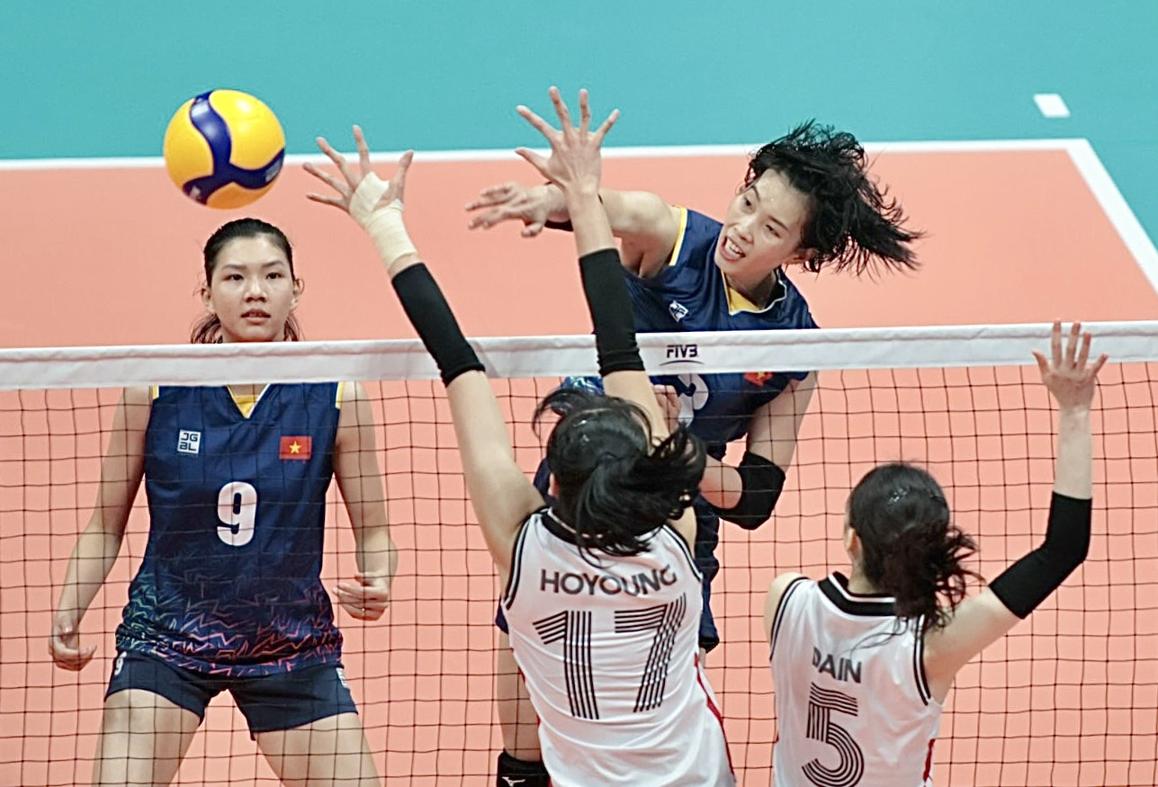 Bóng chuyền nữ Việt Nam thắng ngược Hàn Quốc ở Asiad 19