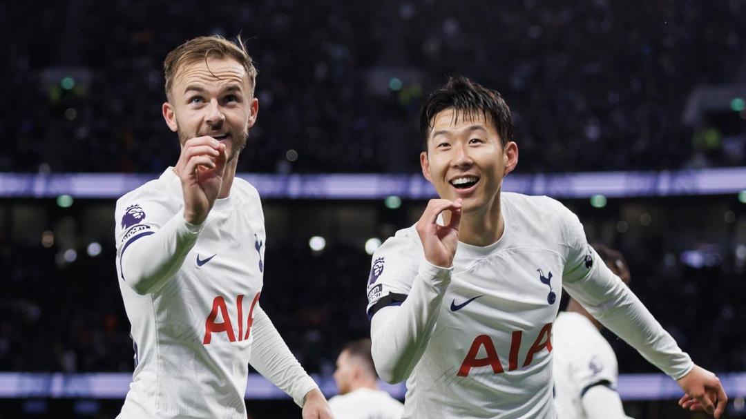 Son Heung-min giúp Tottenham đòi lại đỉnh bảng Ngoại hạng Anh