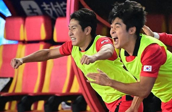 Hàn Quốc giành HC vàng bóng đá nam Asiad ba lần liên tiếp