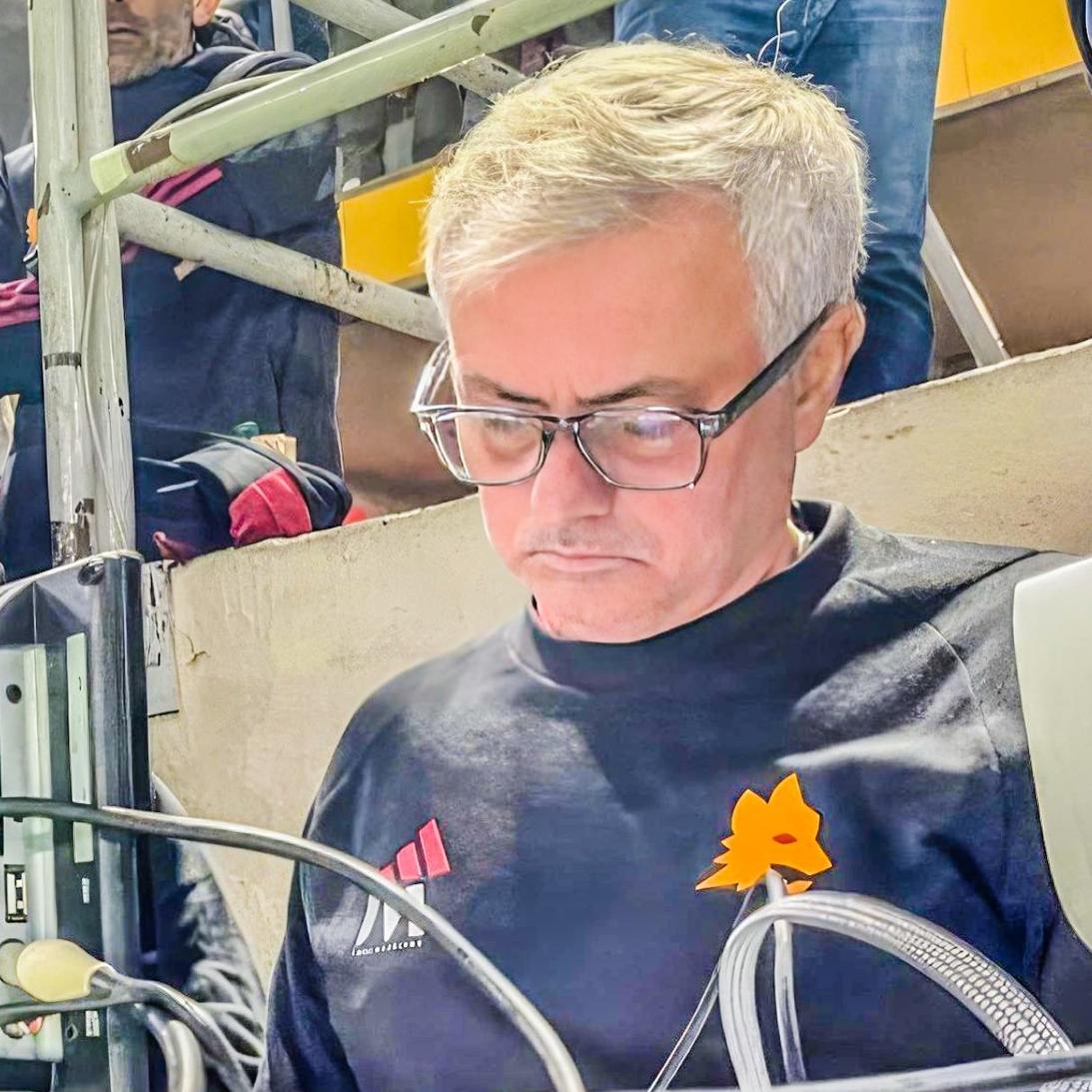 Mourinho tố trọng tài thiếu tôn trọng Roma