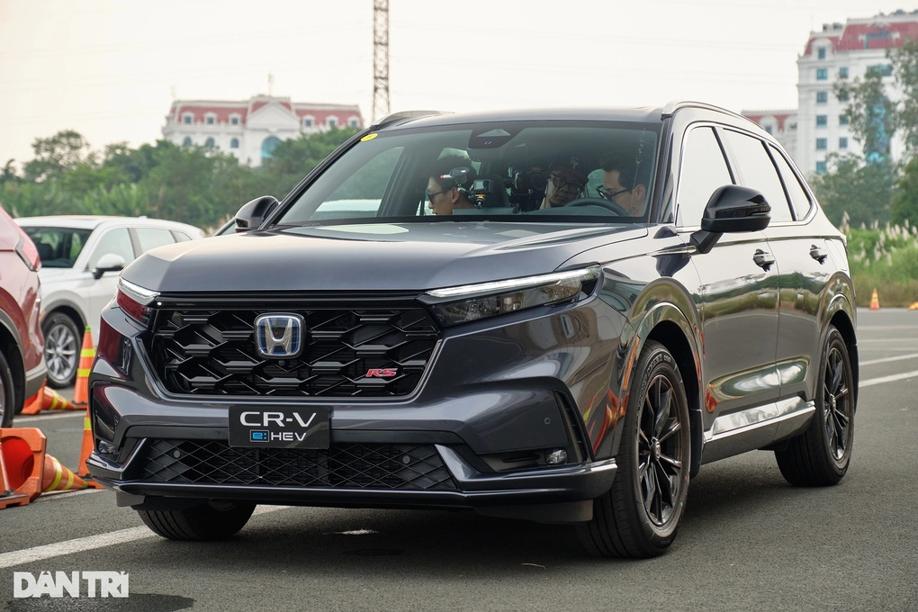 Honda CR-V 2024 đã có dấu hiệu "hạ nhiệt", có nơi bán đúng giá bản hybrid