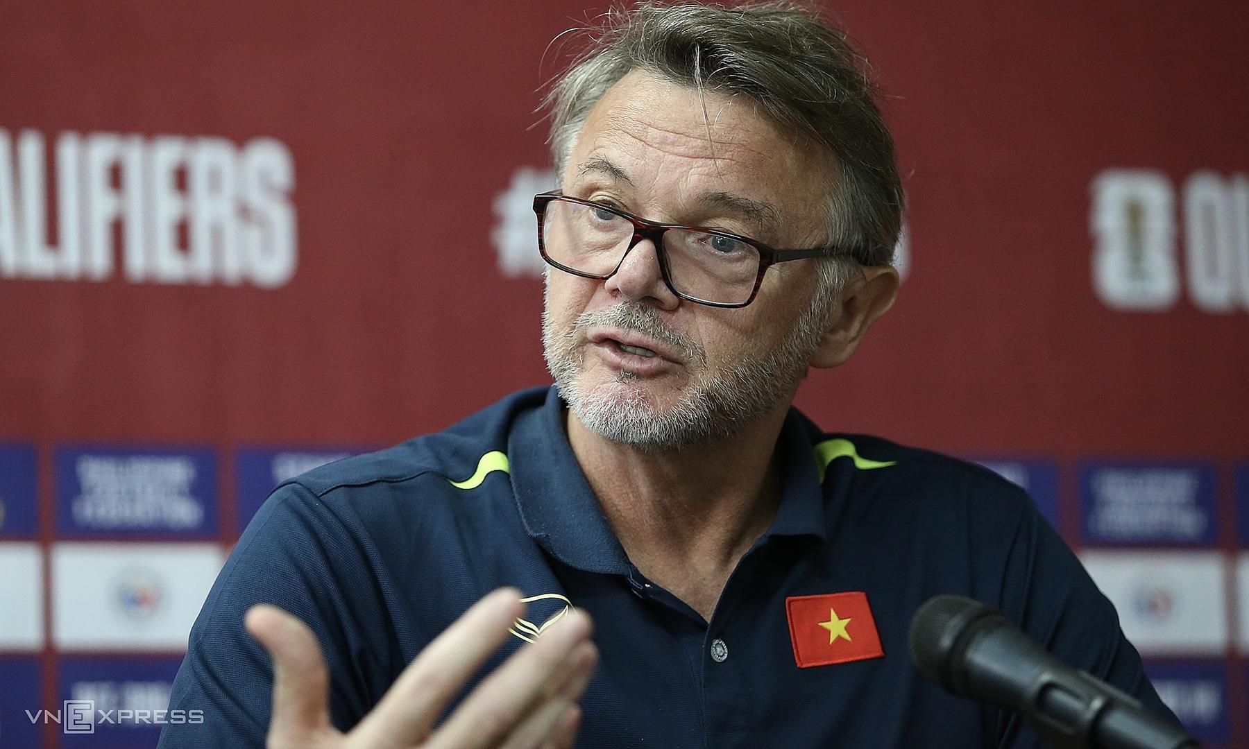 HLV Troussier: 'Việt Nam đã sẵn sàng cho vòng loại World Cup'