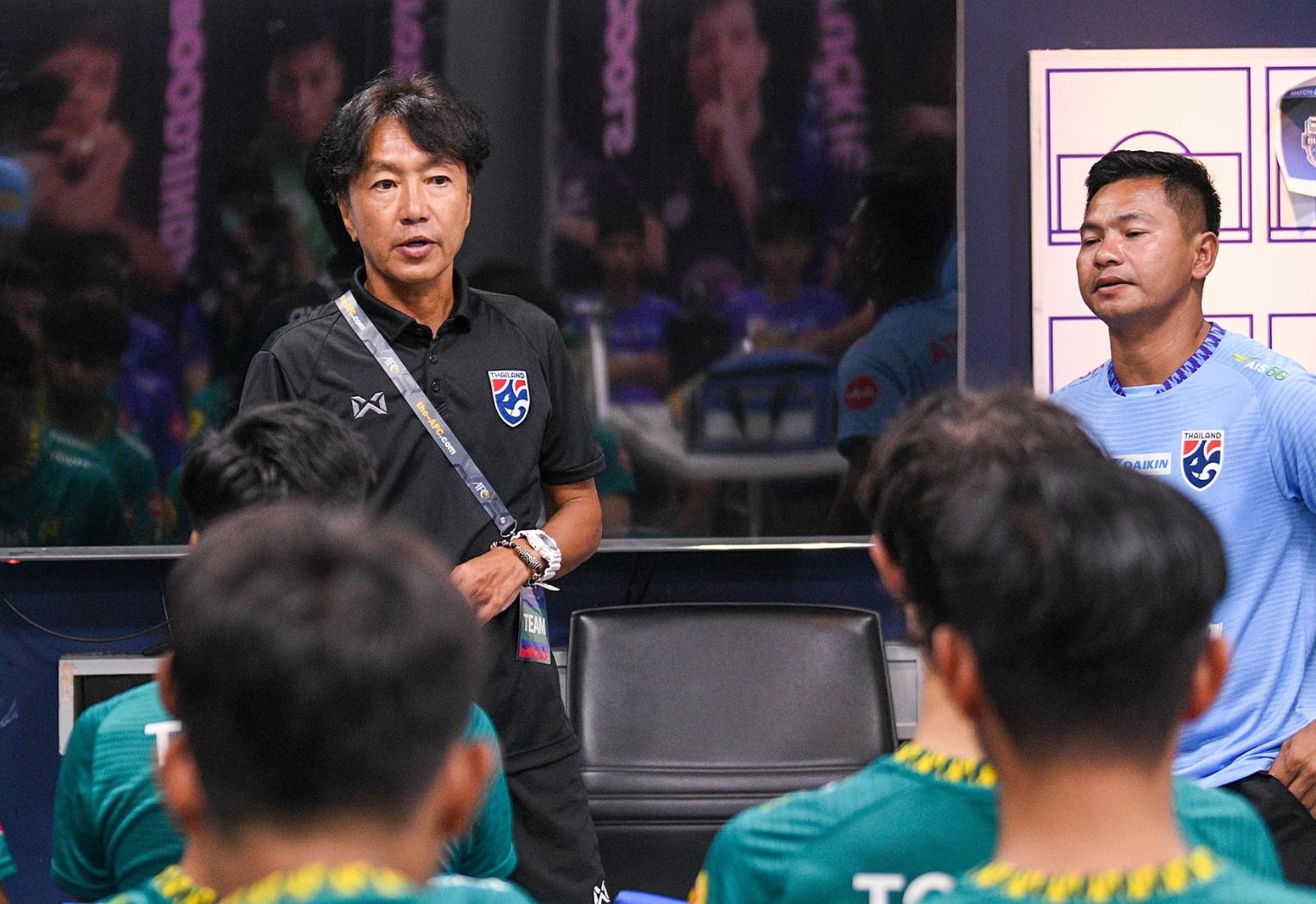 HLV Toshiya Miura chia tay U20 Thái Lan sau 7 tháng