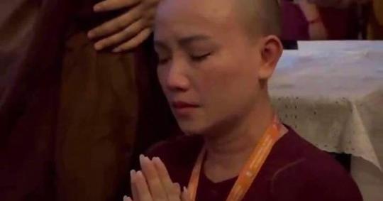 Nữ diễn viên Việt bất ngờ cạo đầu, xuất gia gieo duyên sau 4 lần hôn nhân tan vỡ