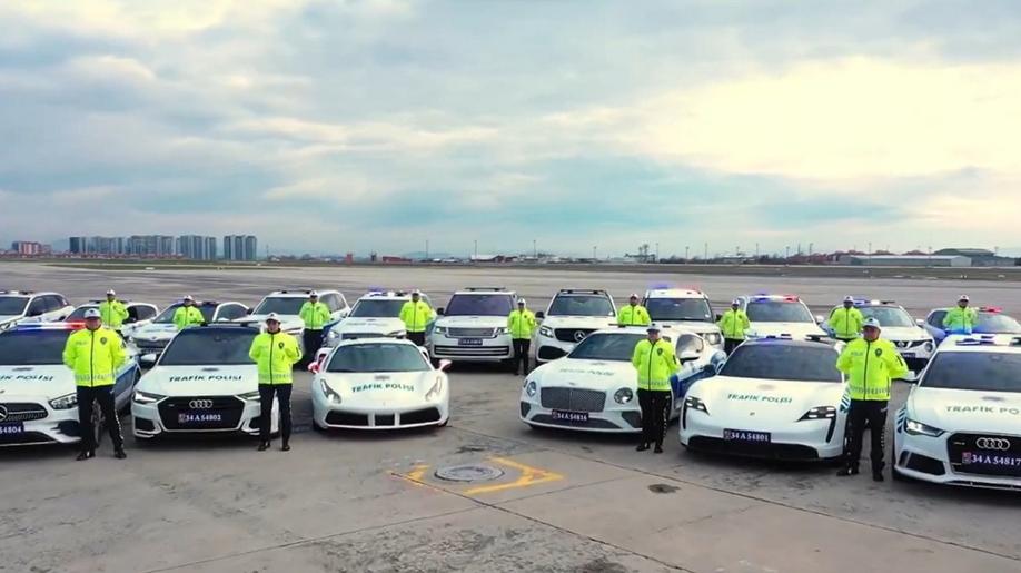 Loạt xe Ferrari, Bentley gia nhập đội xe tuần tra của cảnh sát Thổ Nhĩ Kỳ