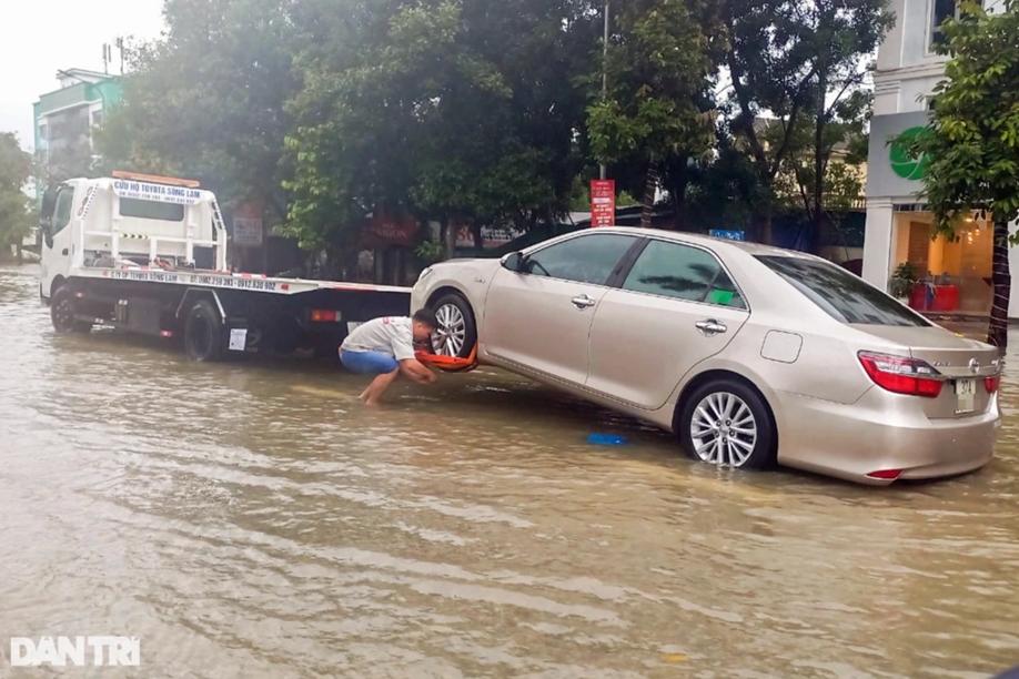 Ô tô bị ngập nước: Những nguy cơ hỏng hóc và cách xử lý