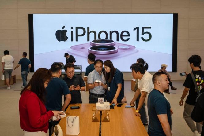 Giá iPhone 15 tiếp tục lao dốc tại Trung Quốc, giá chỉ từ 15,58 triệu đồng