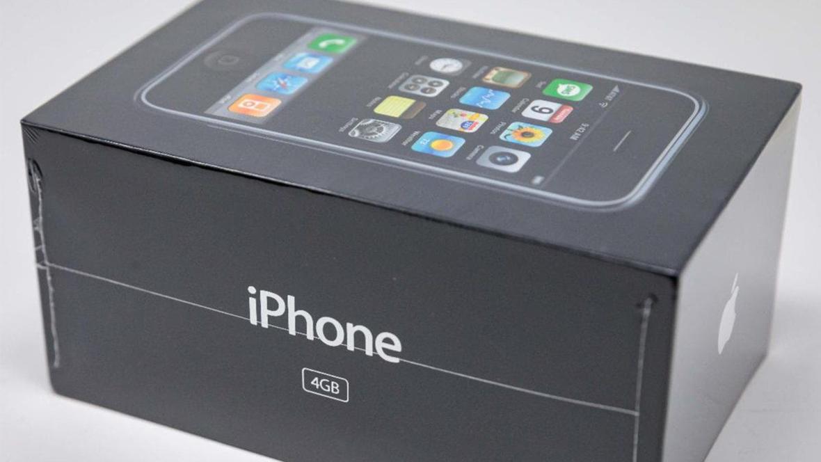 iPhone đầu tiên nguyên hộp vừa được chốt giá 3,2 tỷ đồng
