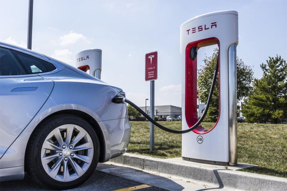Tesla giải tán bộ phận phụ trách mạng lưới trạm sạc nhanh Supercharger