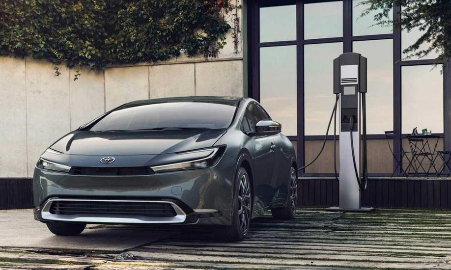 Toyota áp đảo danh sách xe "xanh", mẫu đứng nhất không phải ô tô thuần điện
