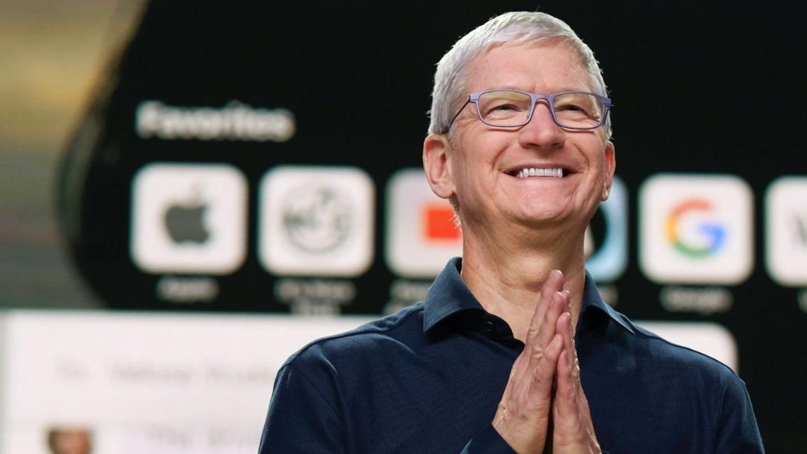 CEO Apple bị kiện vì... được trả lương quá cao