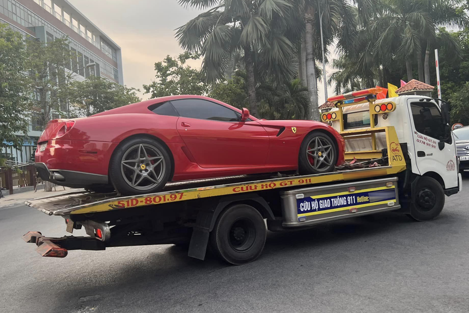 Ông Đặng Lê Nguyên Vũ mua lại hai siêu xe Ferrari hàng hiếm từng bán đi