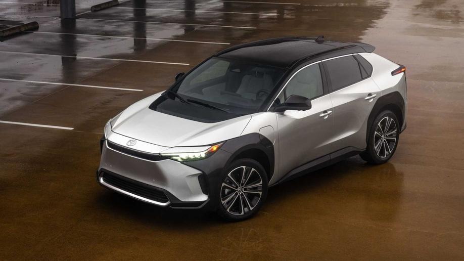 Ô tô điện chiếm chưa đến 1% trong doanh số cao kỷ lục của Toyota