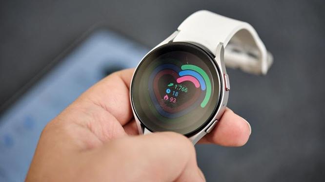 Samsung muốn đồng hồ Galaxy Watch có thiết kế giống Apple Watch