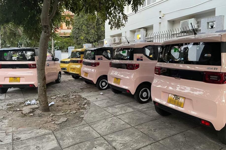 Ô tô điện giá rẻ được sử dụng làm taxi ở Phú Yên, thực dụng hay không?