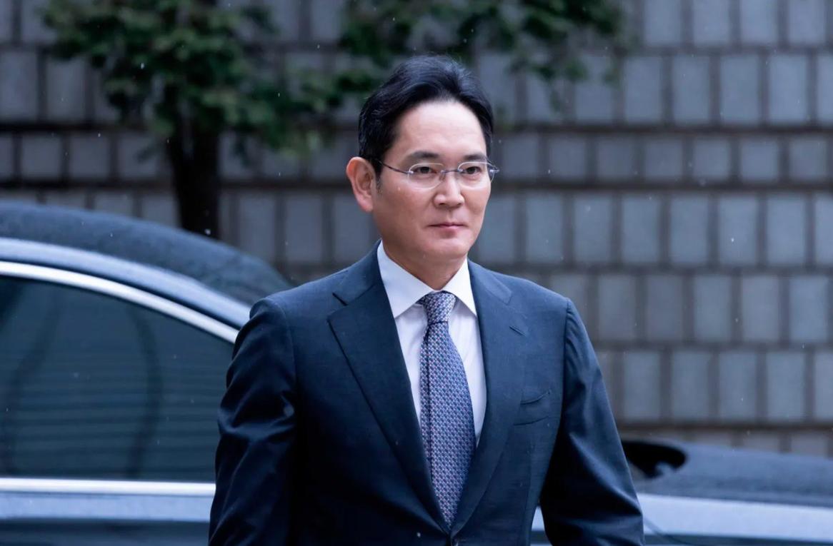 Chủ tịch Tập đoàn Samsung - Jay Y. Lee trở thành người giàu nhất Hàn Quốc